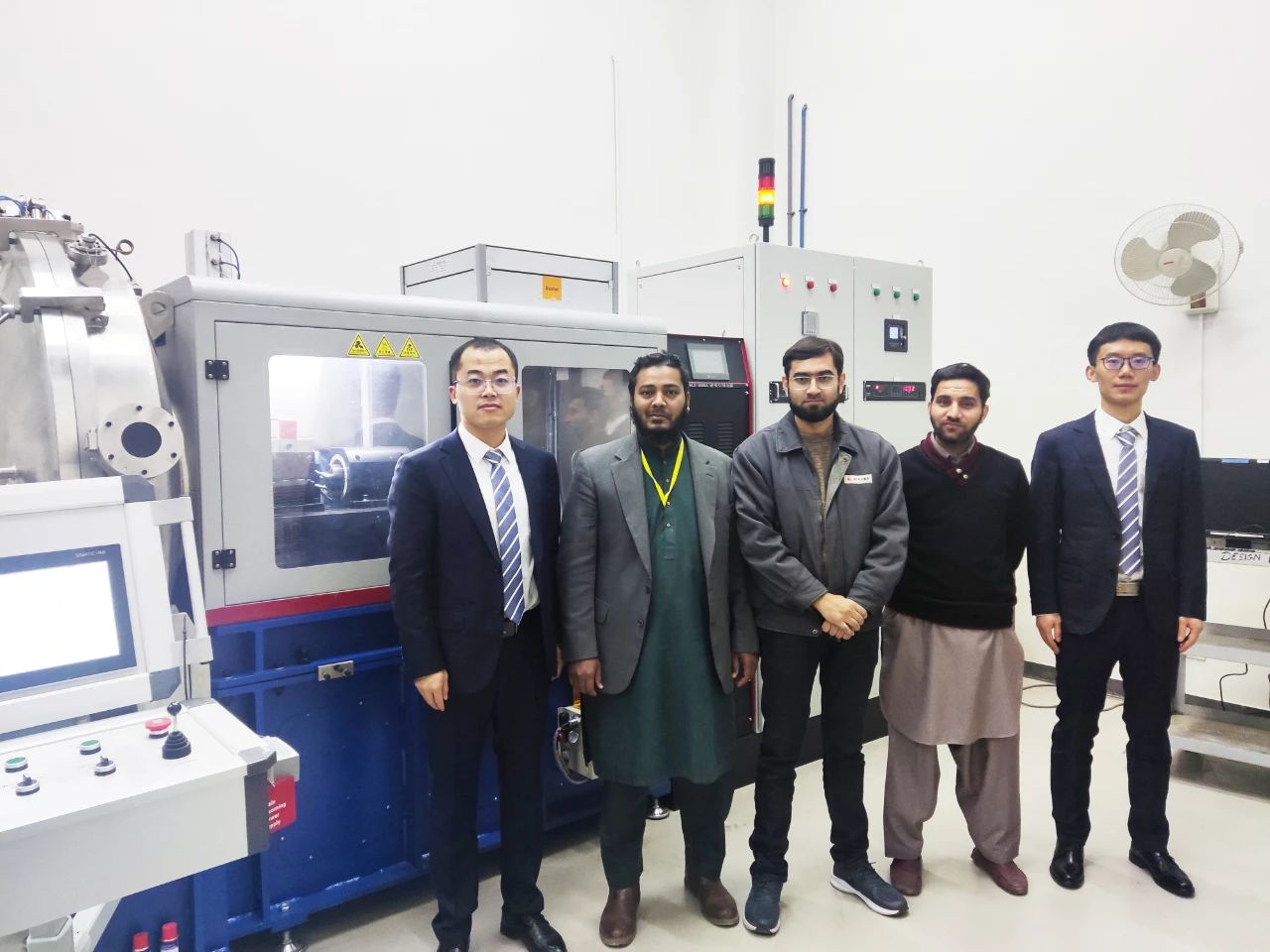 順利交付！西安賽隆桌面級(jí)制粉設(shè)備首次進(jìn)入海外市場